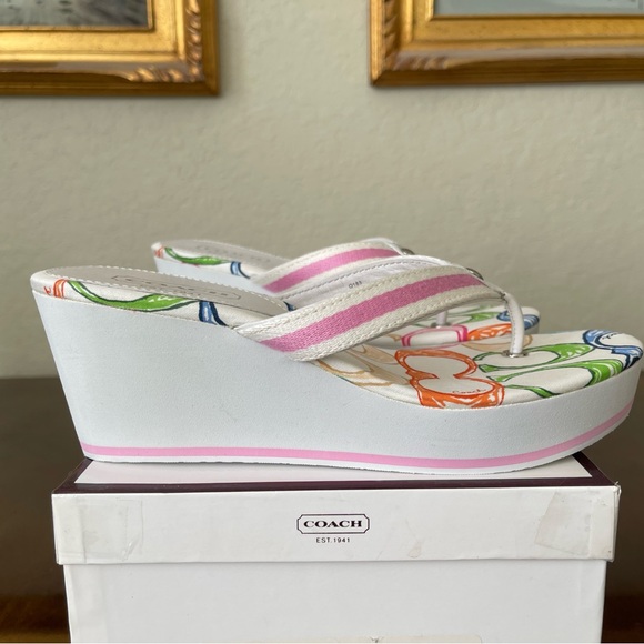 Coach Signature Felicite White Pink Multicolor Sandals Wedge Flip Flops 6.5 M - Picture 3 of 6
